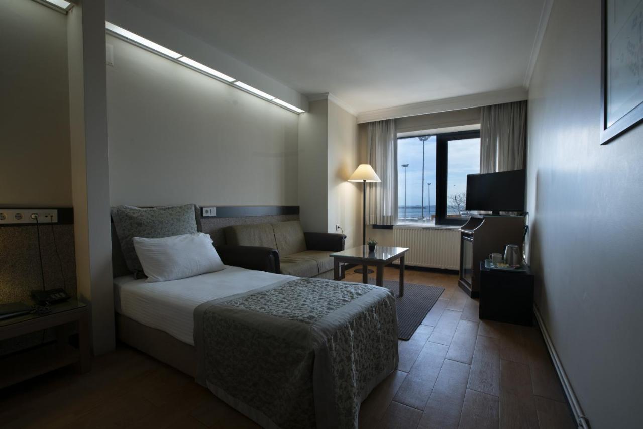 Kadikoey Rihtim Hotel Istanbul Exterior photo
